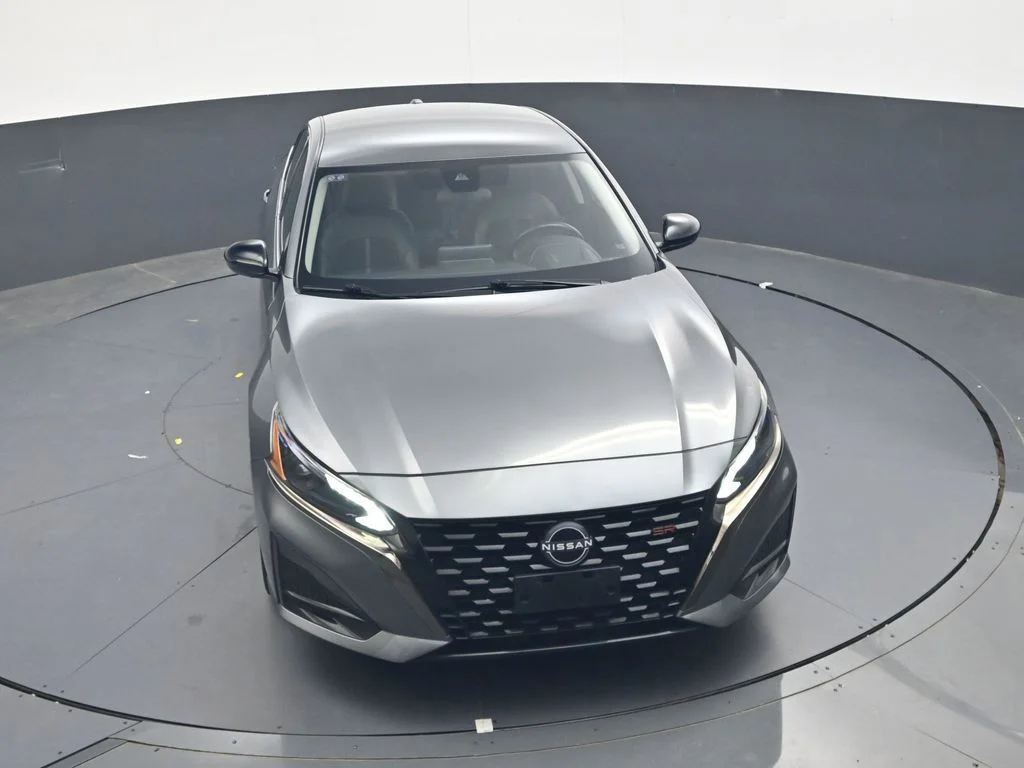 Used 2025 Gray Nissan 2.5 SR image 39