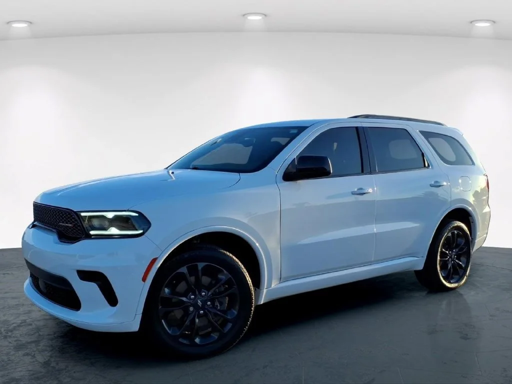 Used 2024 White Dodge SXT Plus image 2