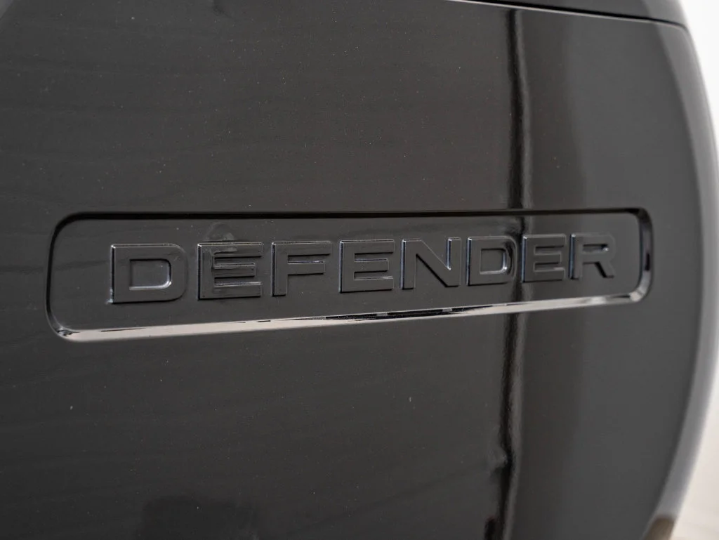 Used 2025 Black Land Rover V8 image 18