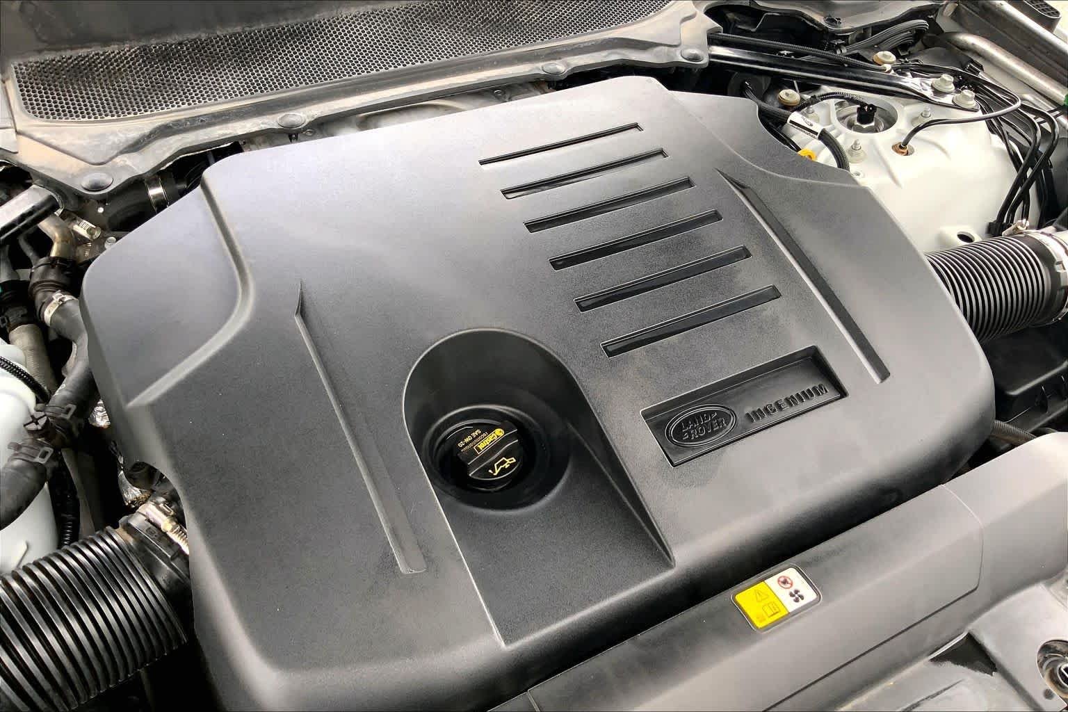 Used 2019 Fuji White Land Rover HST image 33