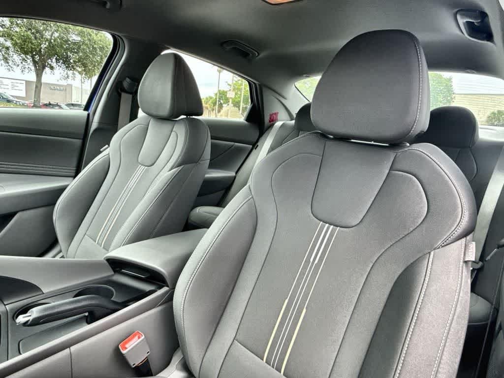 2026 Hyundai Elantra SEL Sport - Photo 14