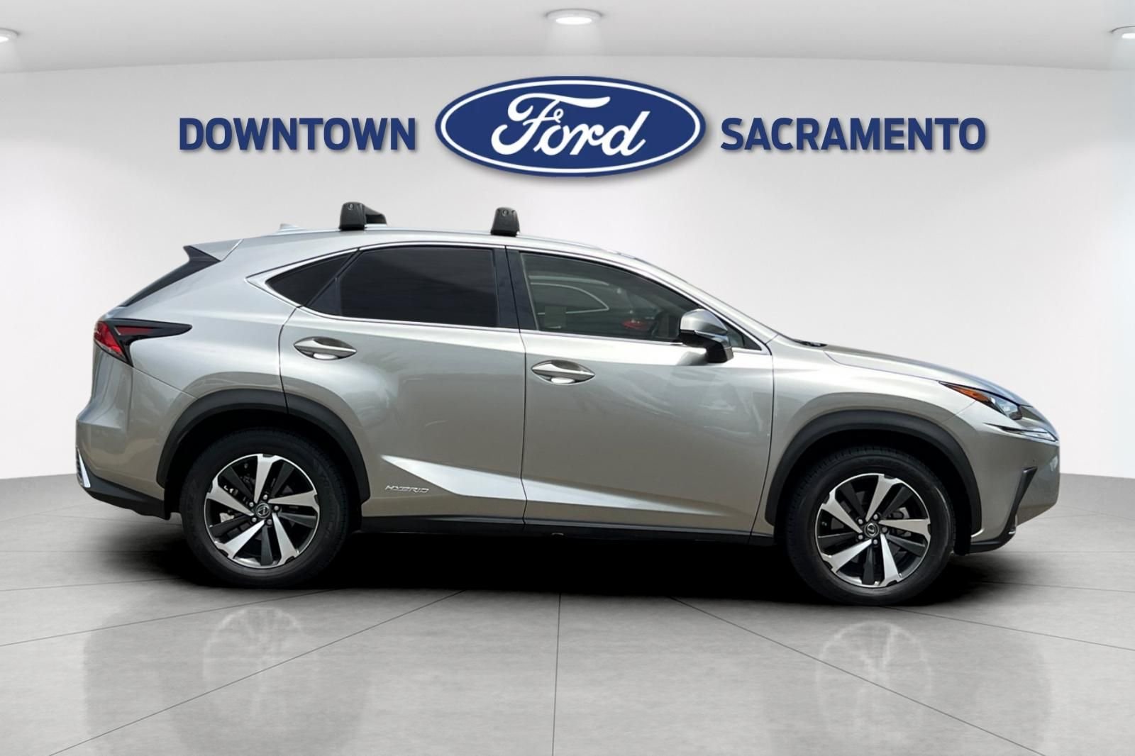 Used 2020 Silver Lexus 300h image 10