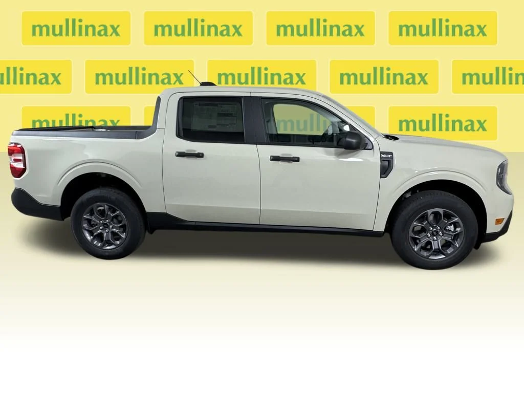 New 2025 Beige Ford XLT image 22