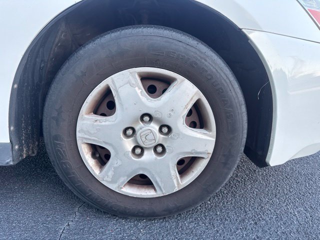 Used 2005 White Honda LX image 4