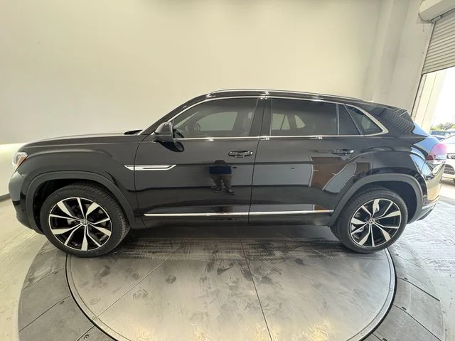 Used 2024 Deep Black Pearl Volkswagen 2.0T SEL Premium R-Line image 15