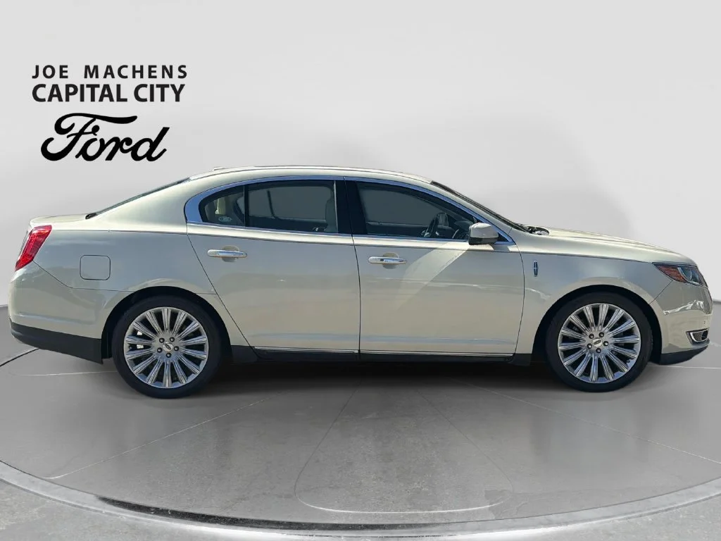Used 2015 Silver Lincoln Base image 3
