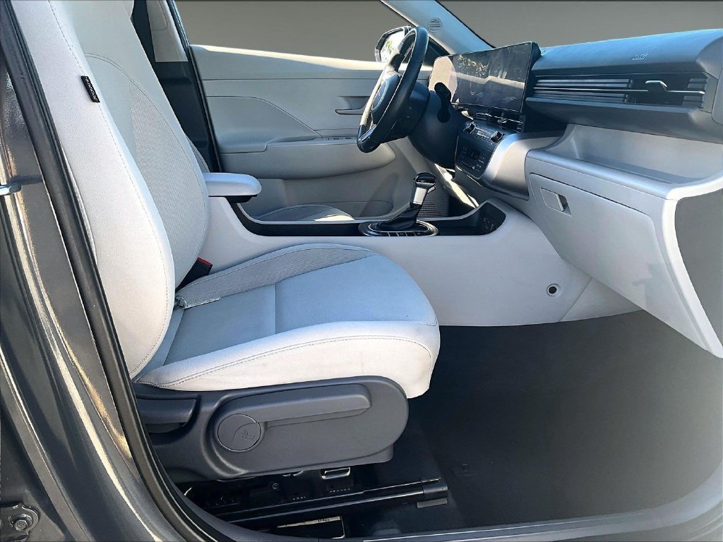 Used 2024 Gray Hyundai SEL image 22