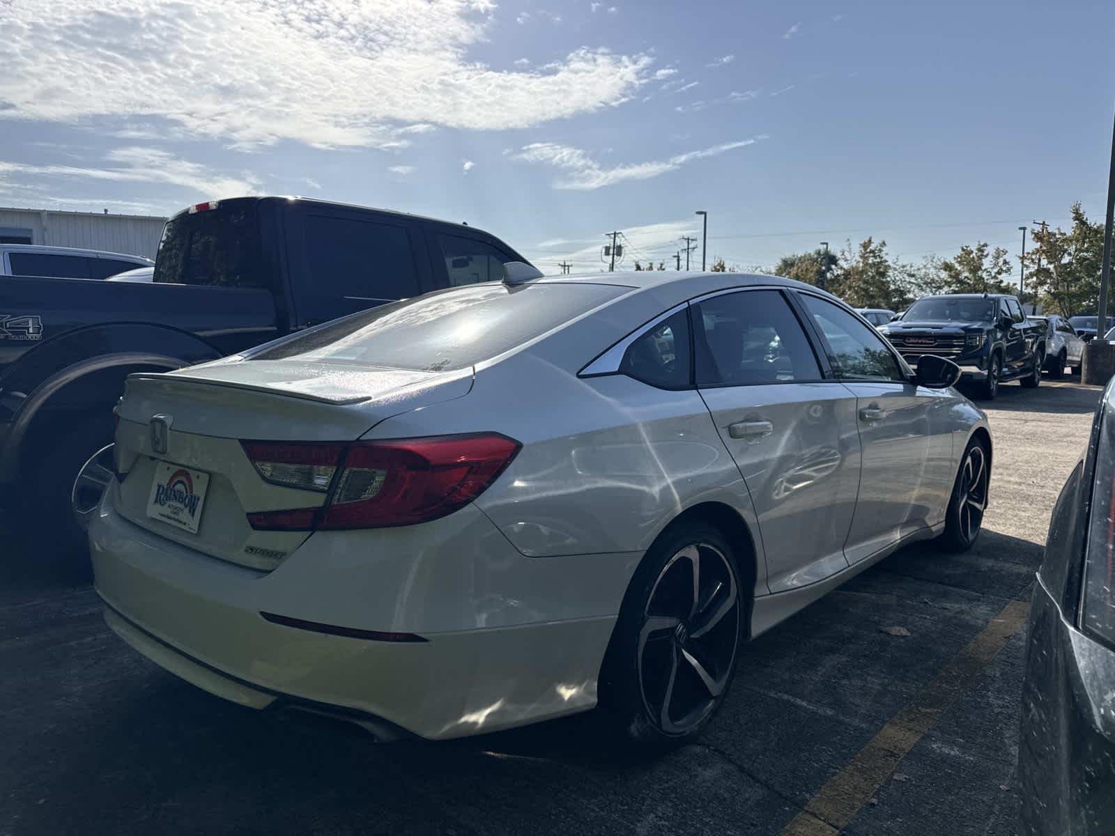 Used 2019 Platinum White Pearl HOND SPORT image 6