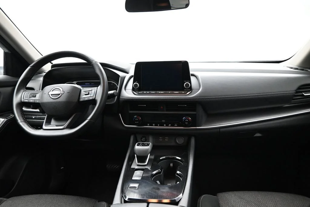 Used 2025 Silver Nissan SV image 22