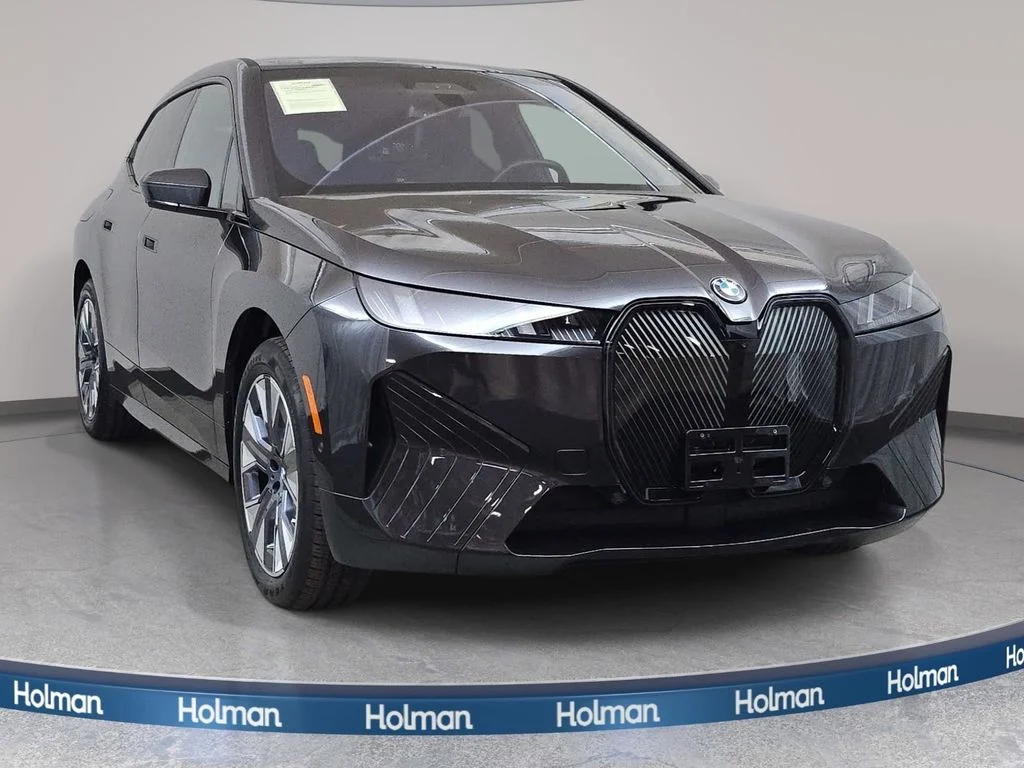 Used 2026 Dark Graphite Metallic BMW xDrive45 image 3