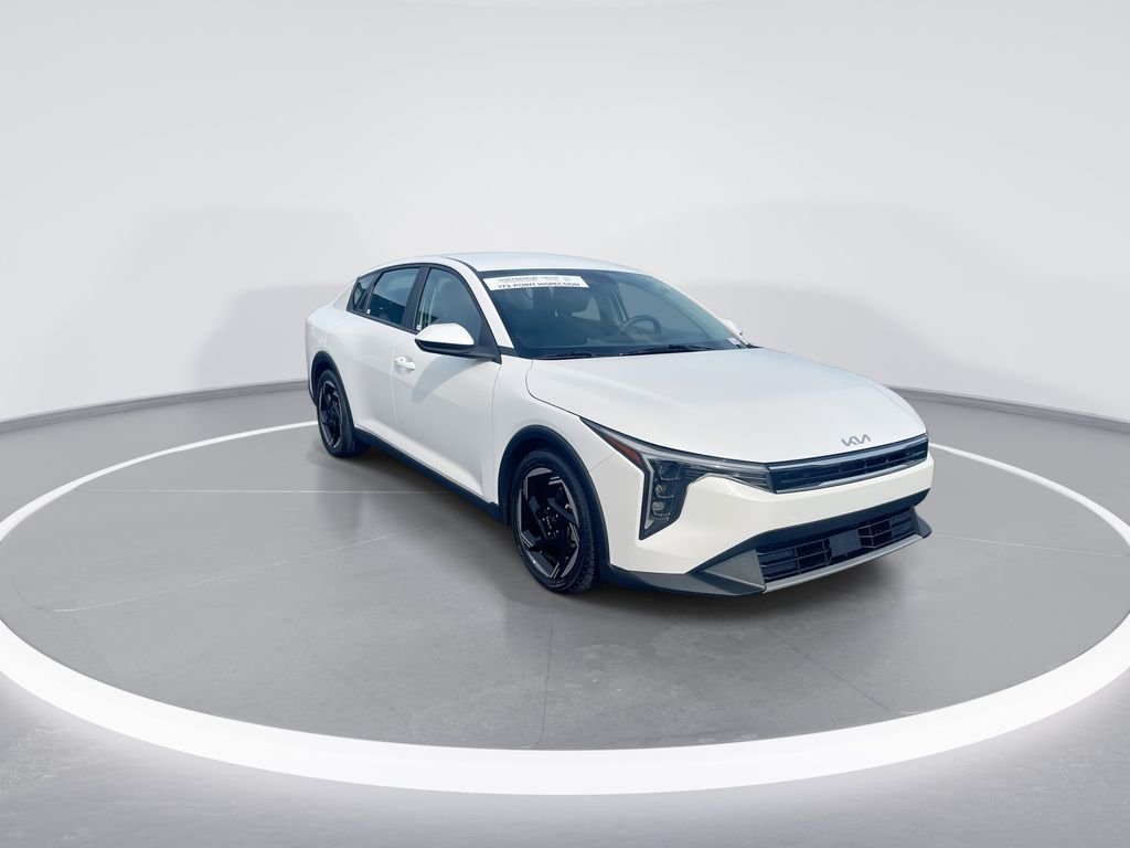 Used 2025 White Kia EX image 2