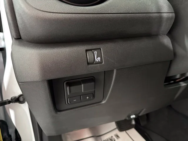 Used 2025 White Chevrolet Trail Boss image 18