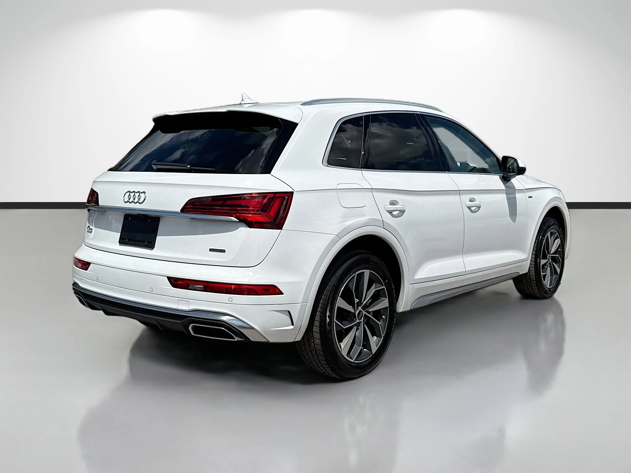 Used 2023 Ibis White Audi S line Premium image 3