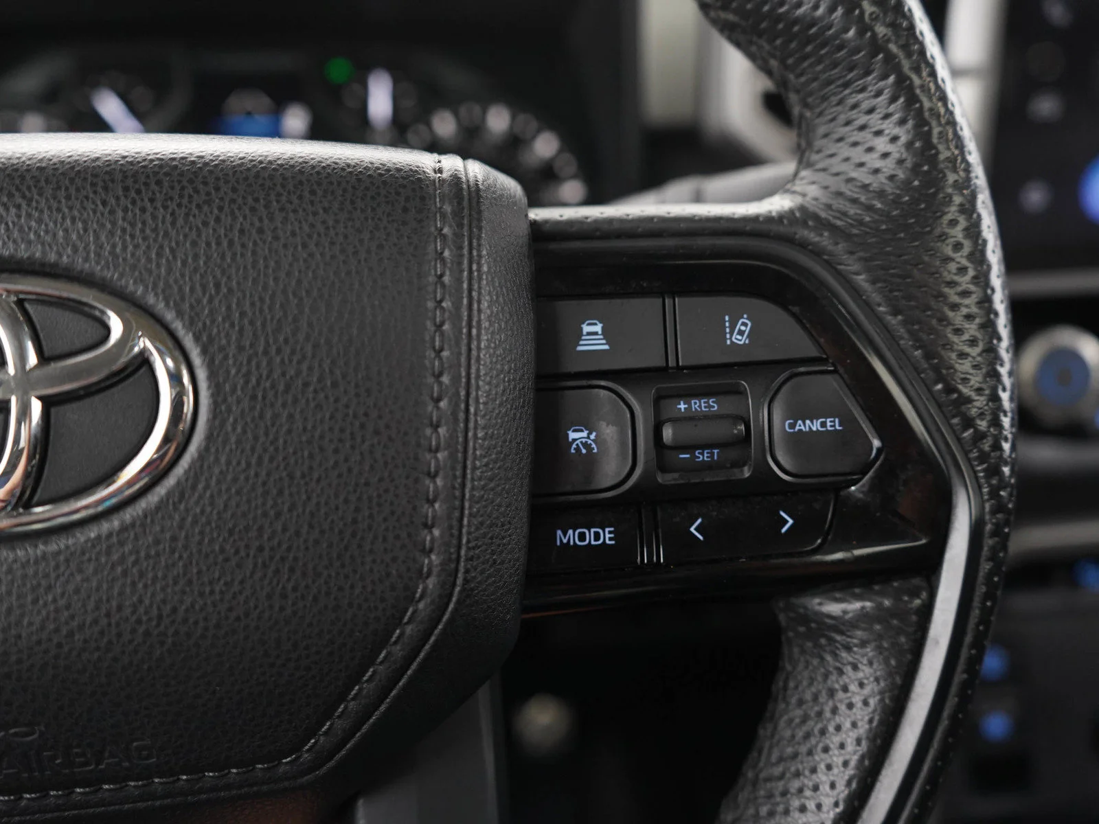Used 2022  Toyota Limited image 26