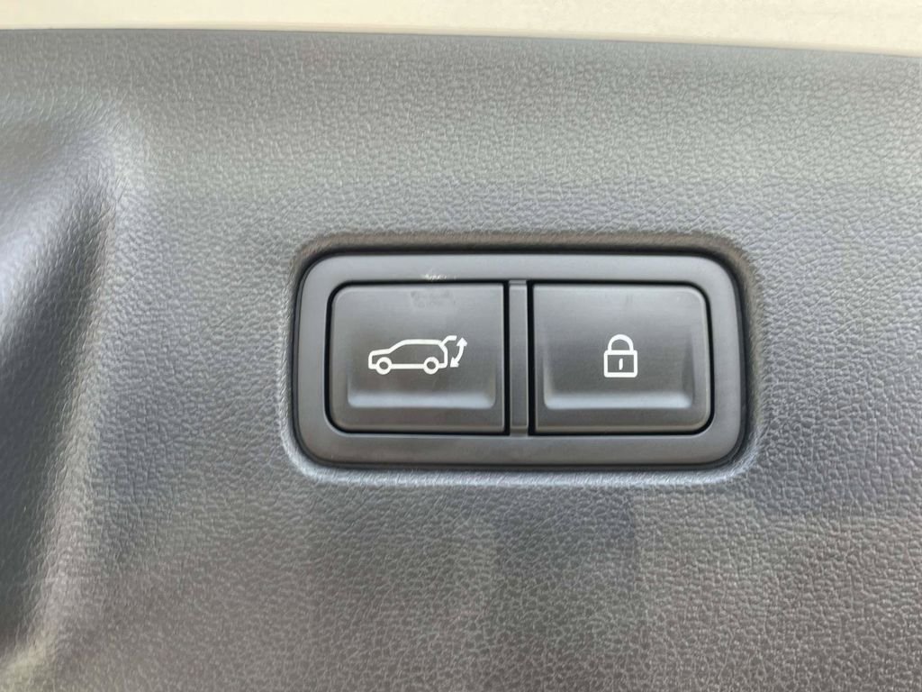 Used 2026 White Hyundai SEL image 29