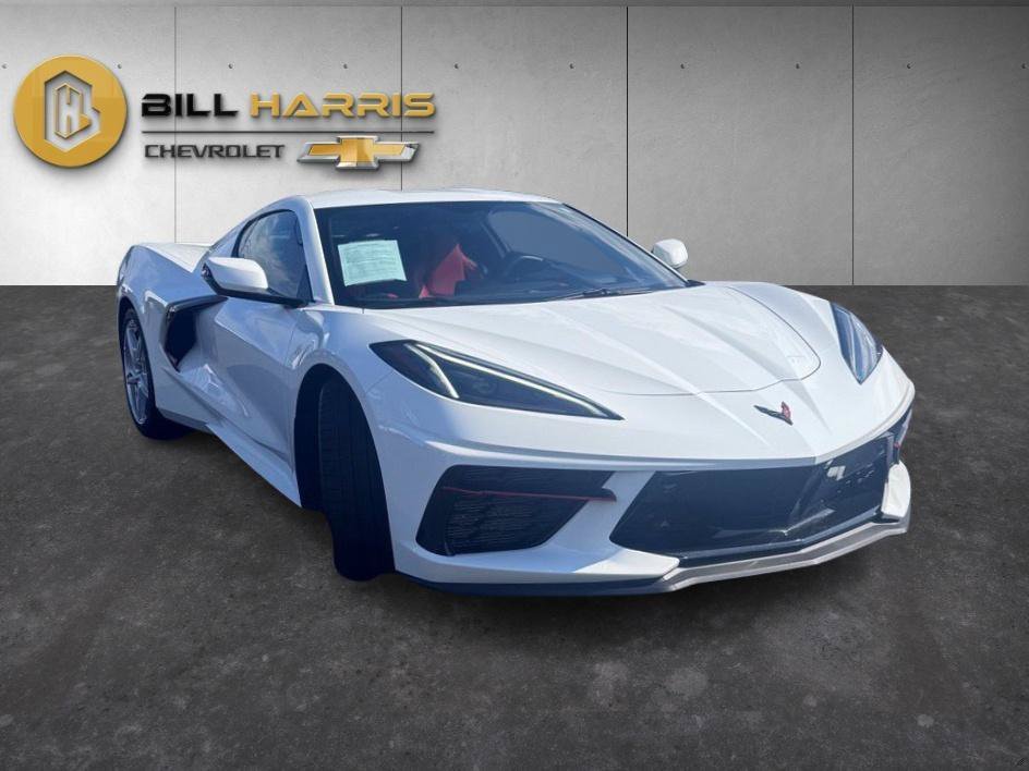 Used 2022 White Chevrolet Stingray image 3