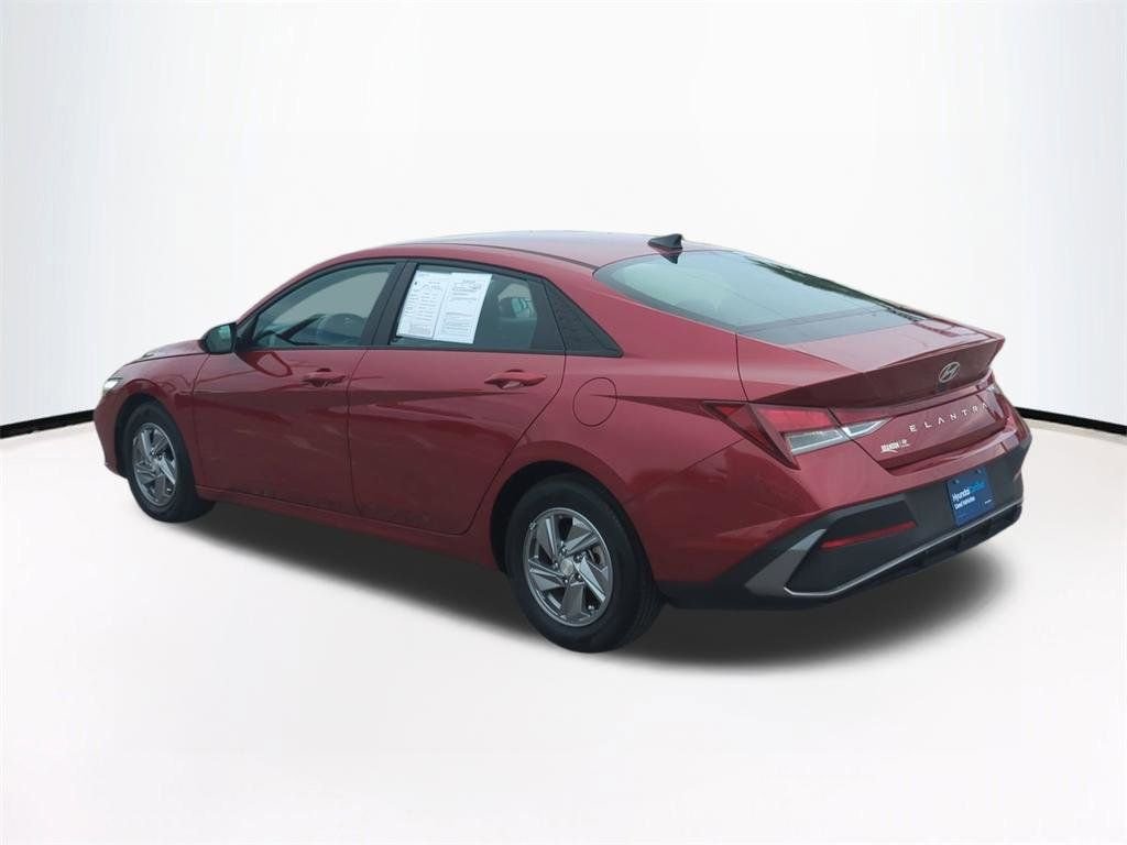 Used 2024 Red Hyundai SE image 7