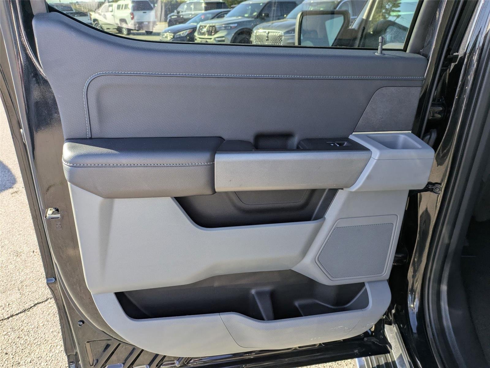 Used 2024 Agate Black Metallic Ford XLT image 26