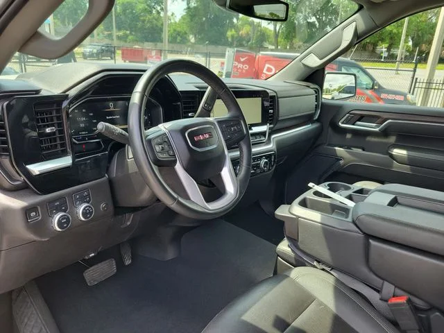Used 2024 White GMC SLT image 10