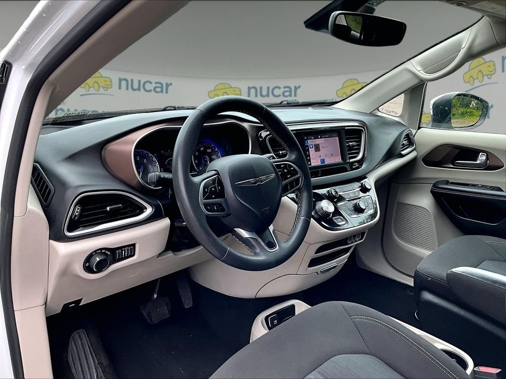 Used 2023 White Chrysler LX image 8
