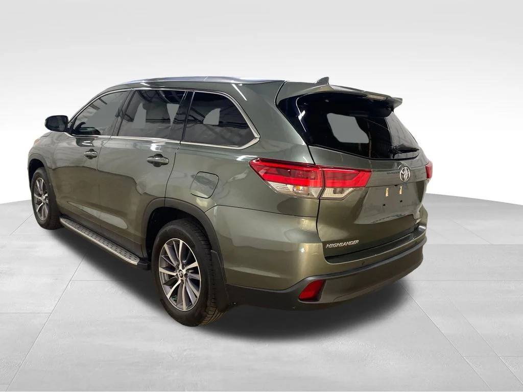 Used 2019 Green Toyota XLE image 2