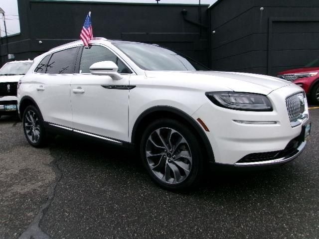 Used 2022 Pristine White Lincoln Reserve image 3