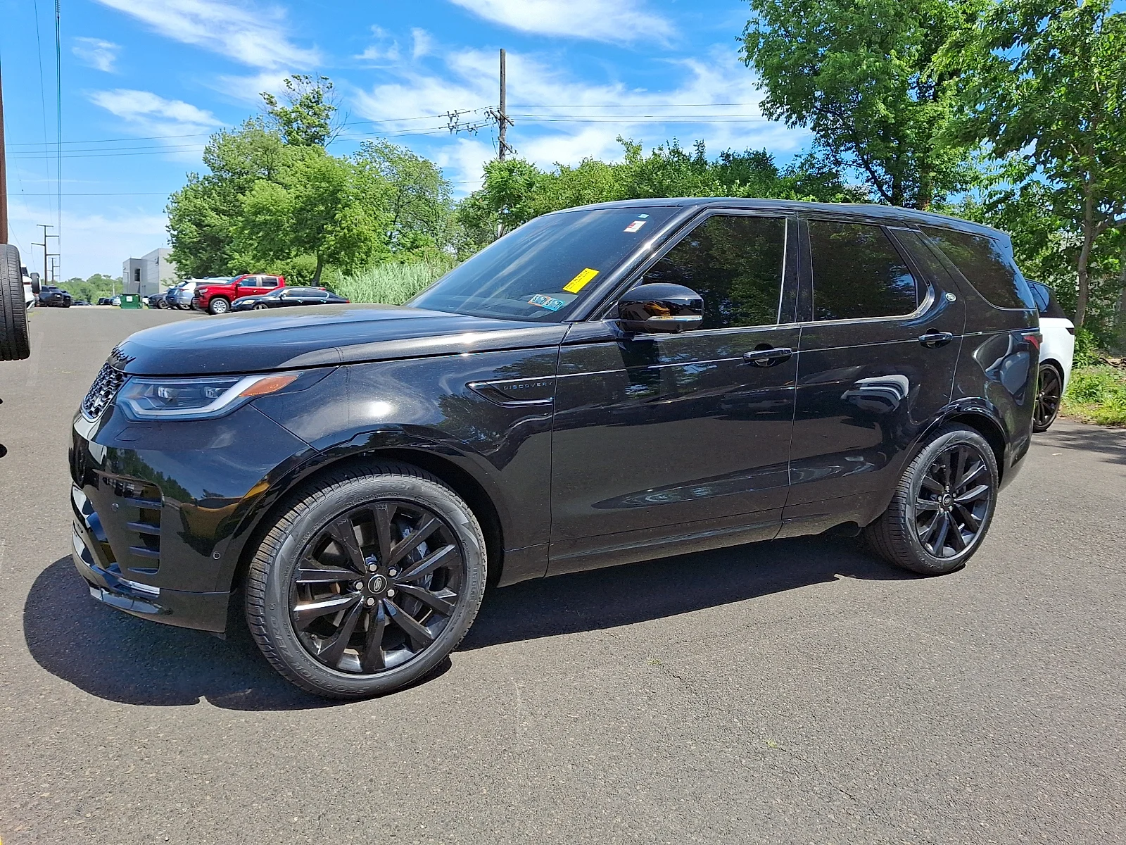 2023 Land Rover Discovery S R Dynamic's photo