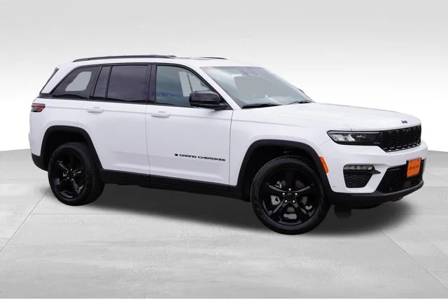 Used 2025 White/off-white Jeep Limited image 2