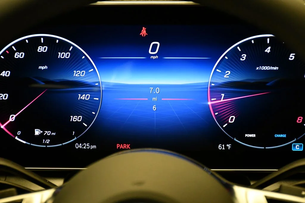 New 2026 Polar White Mercedes-Benz GLC 300 image 25