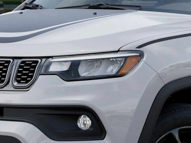 New 2026 Bright White Clear-Coat Exterior Paint Jeep Latitude image 38