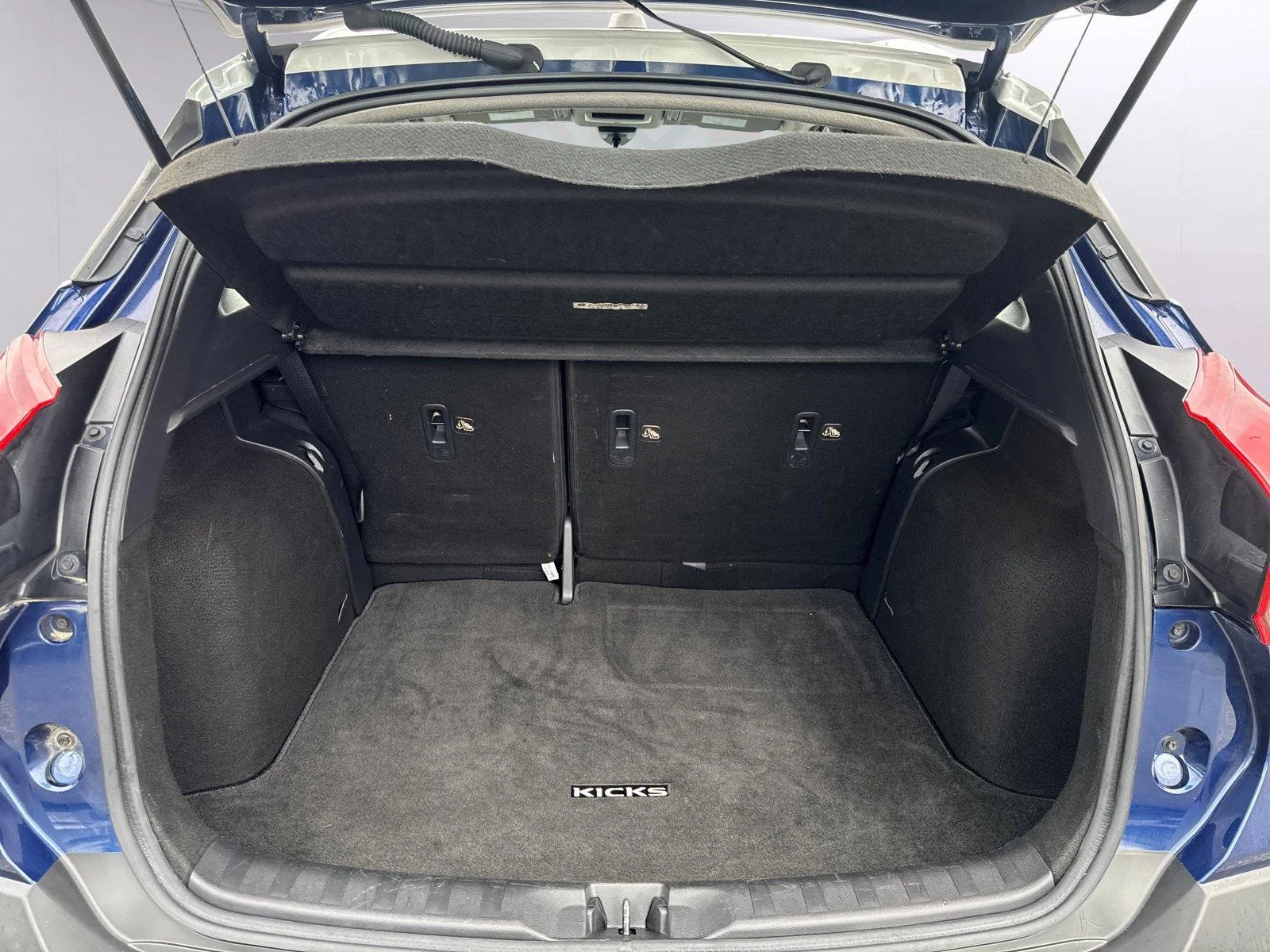Used 2020 Deep Blue Pearl/Fresh Powder Nissan SV image 26