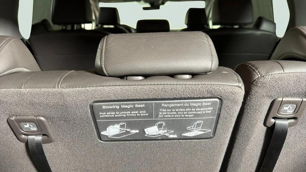 Used 2019 White Honda EX-L image 33