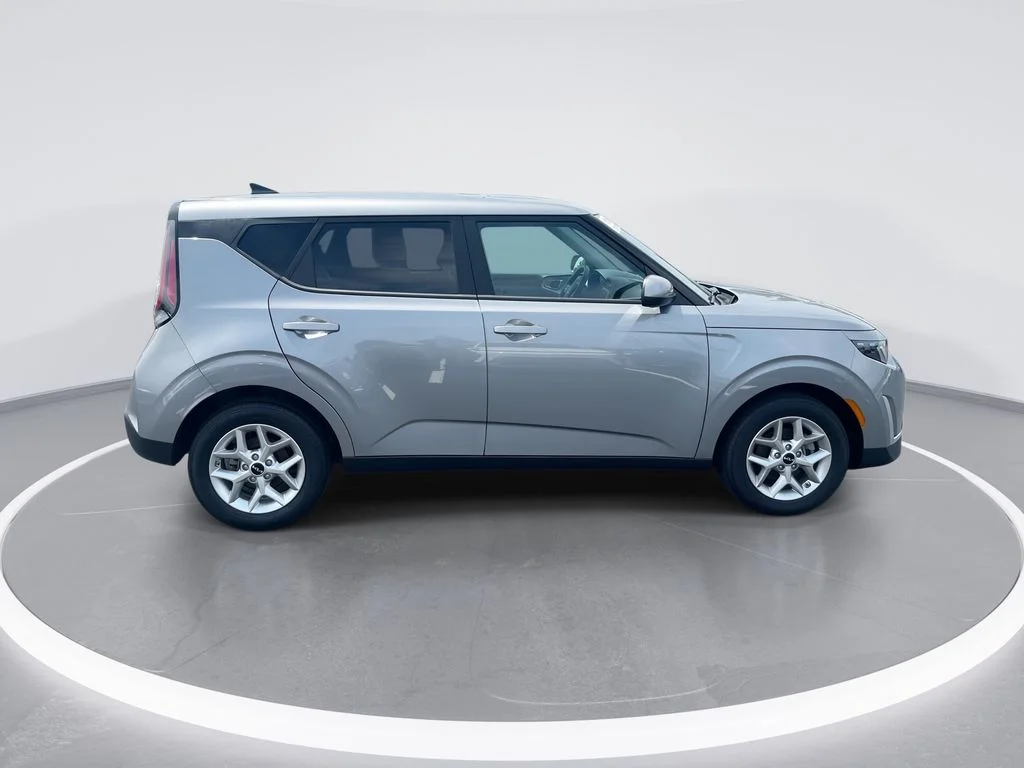 Used 2025 Gray Kia LX image 9