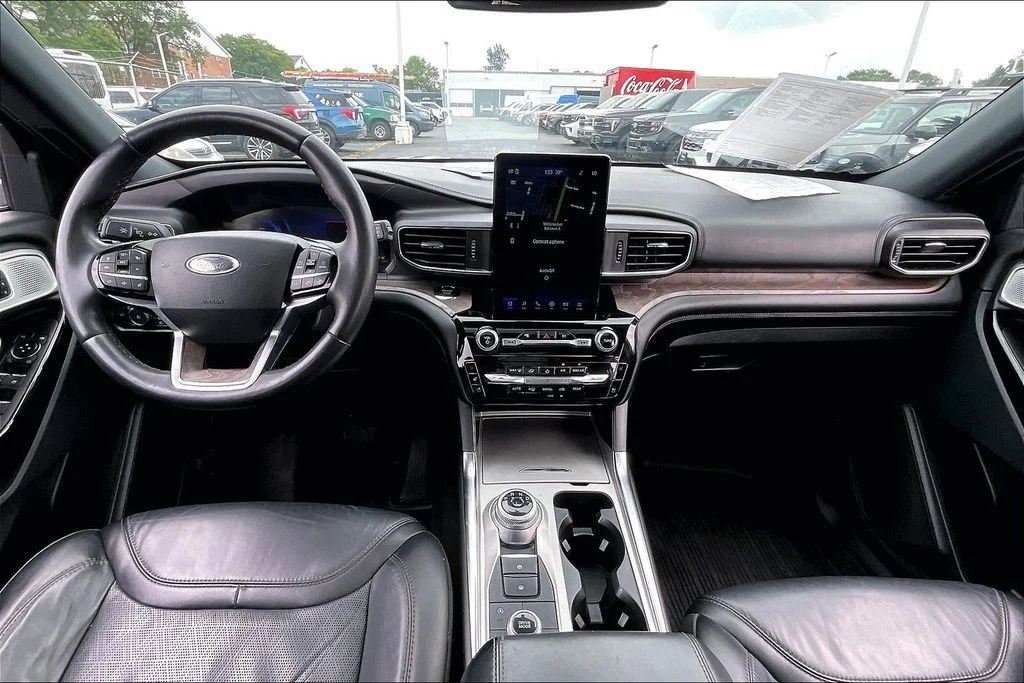Used 2022 Gray Ford Platinum image 14