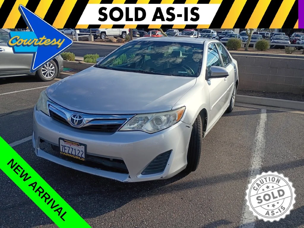 Used 2014 Silver Toyota LE image 1