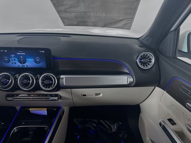 New 2026 Polar White Mercedes-Benz GLB 250 image 23
