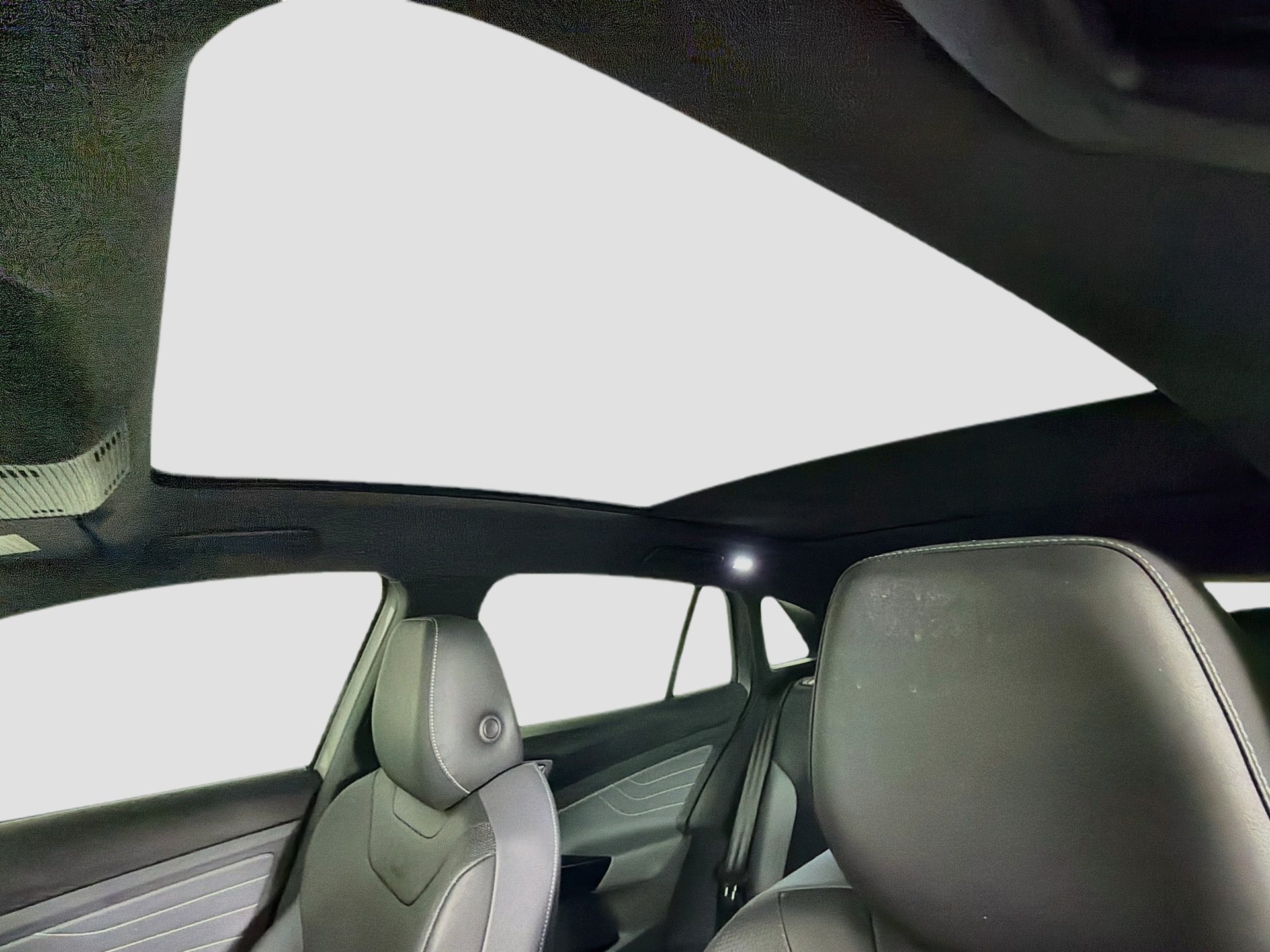 Certified Used 2023 Silver Volkswagen S image 21