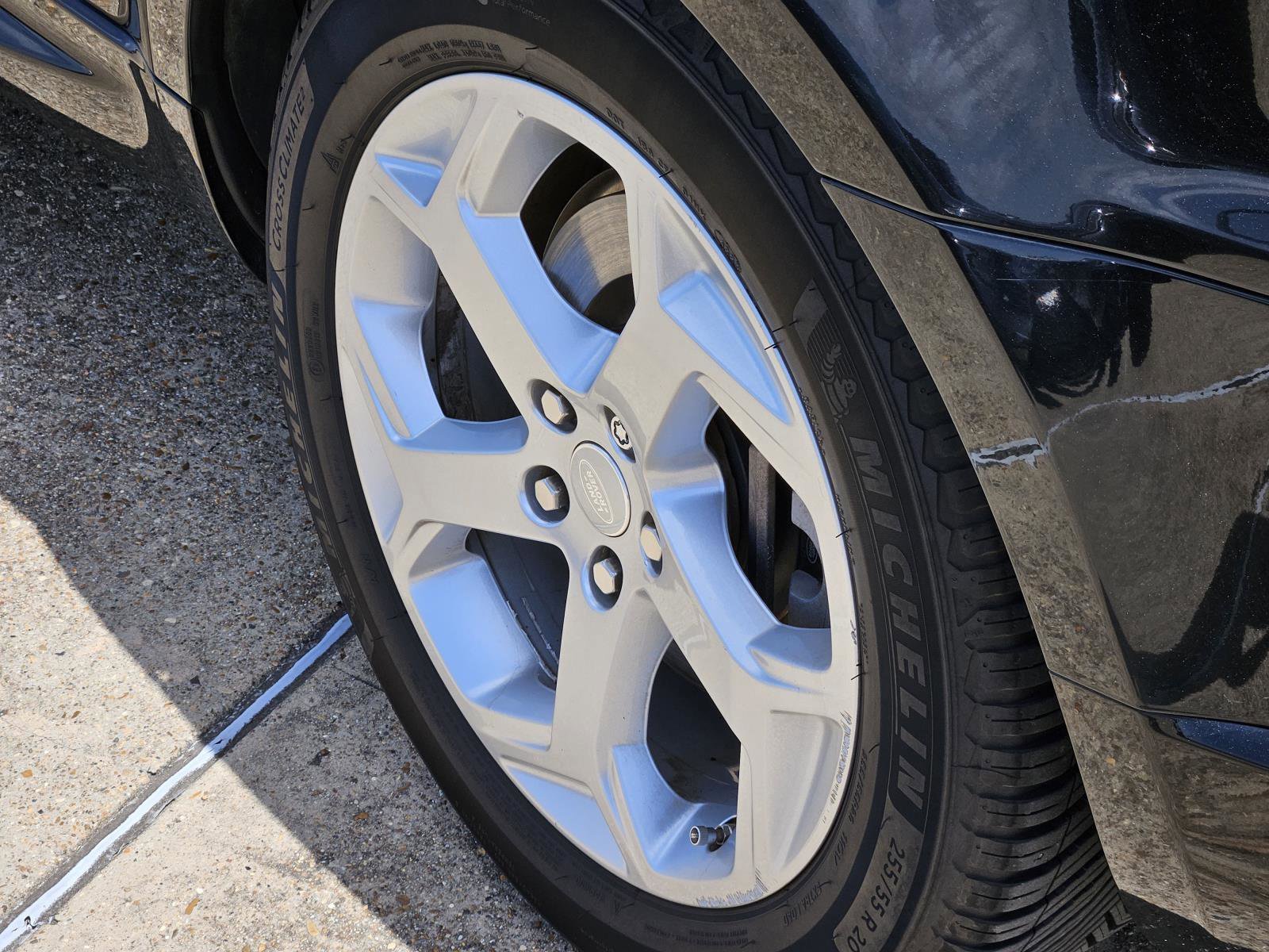 2018 Land Rover Range Rover Sport HSE photo 2