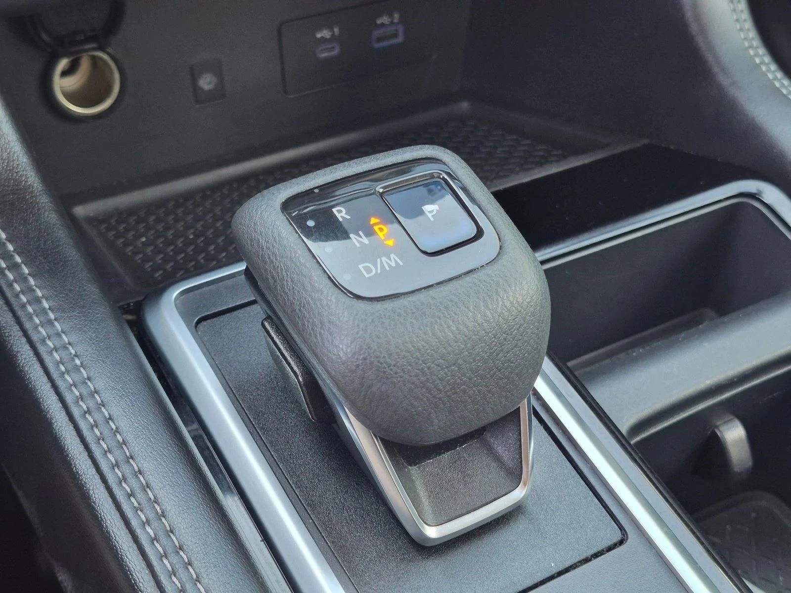 Used 2022 Pearl White Tricoat Nissan Platinum image 11