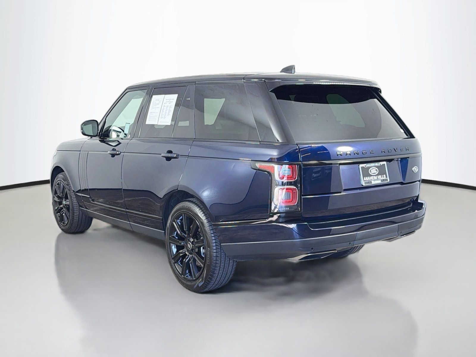 Used 2022 Portofino Blue Metallic Land Rover  image 3