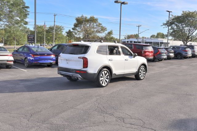Used 2022 White Kia S image 5
