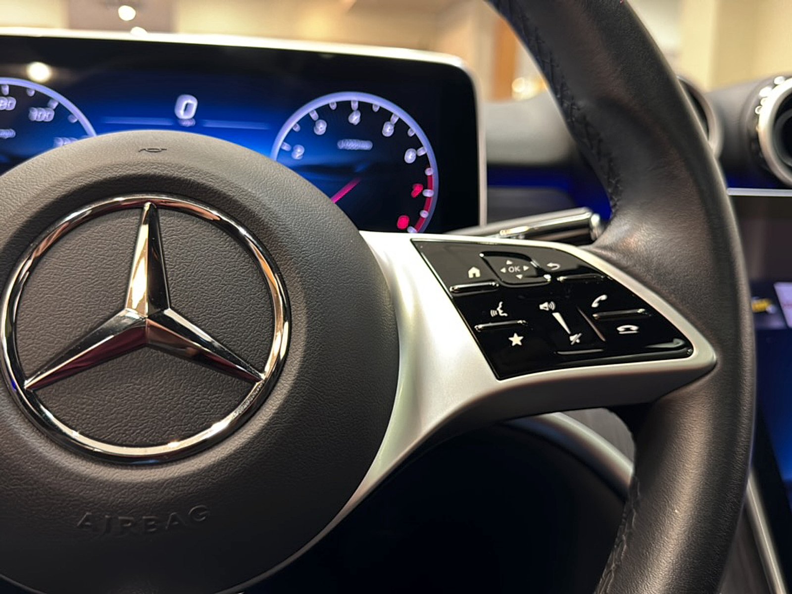 Certified Used 2025 Polar White Mercedes-Benz  image 23