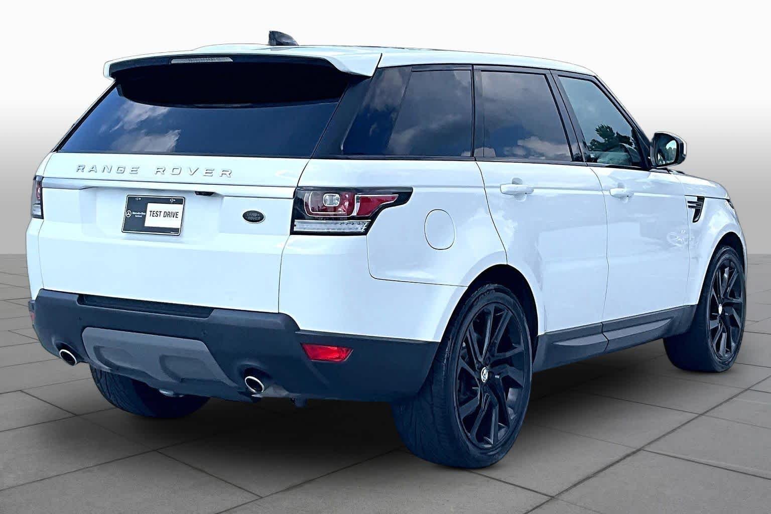 Used 2017 Fuji White Land Rover SE image 12