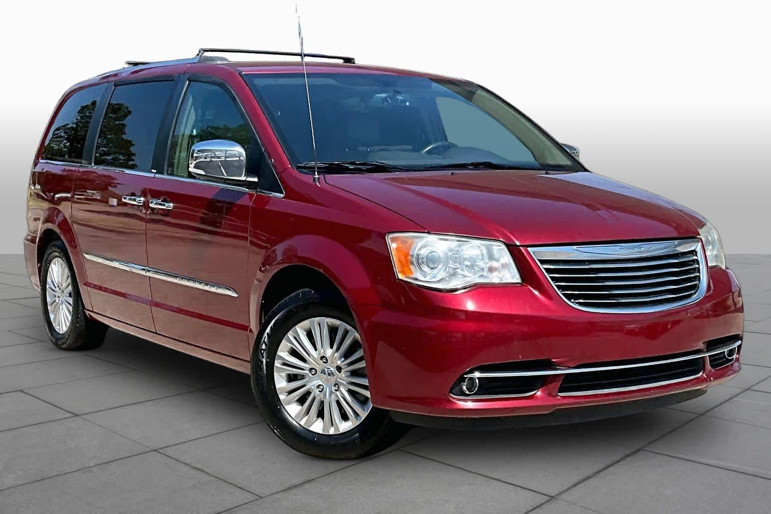 Pre-Owned 2014 Chrysler Town & Country Limited