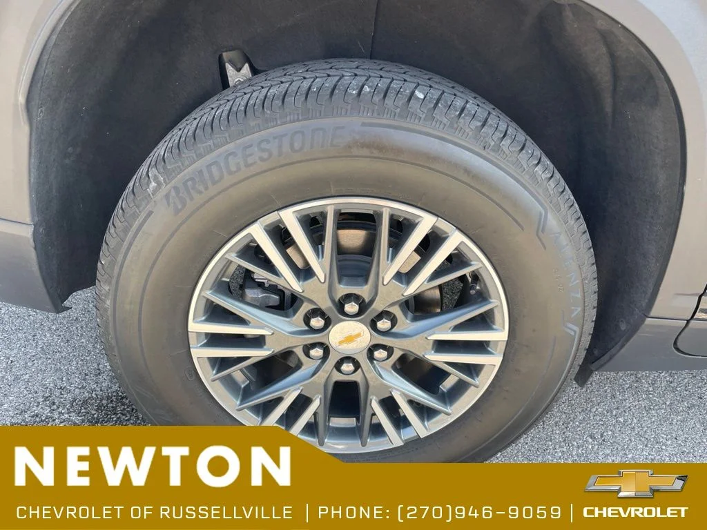 Used 2025 Black Metallic Chevrolet LT image 19