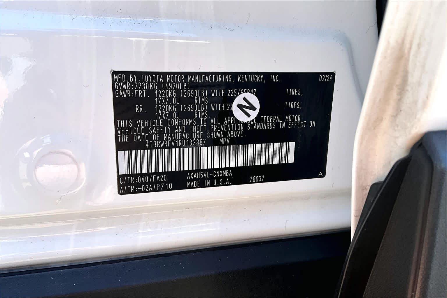 Used 2024 Ice Cap Toyota Hybrid XLE image 36