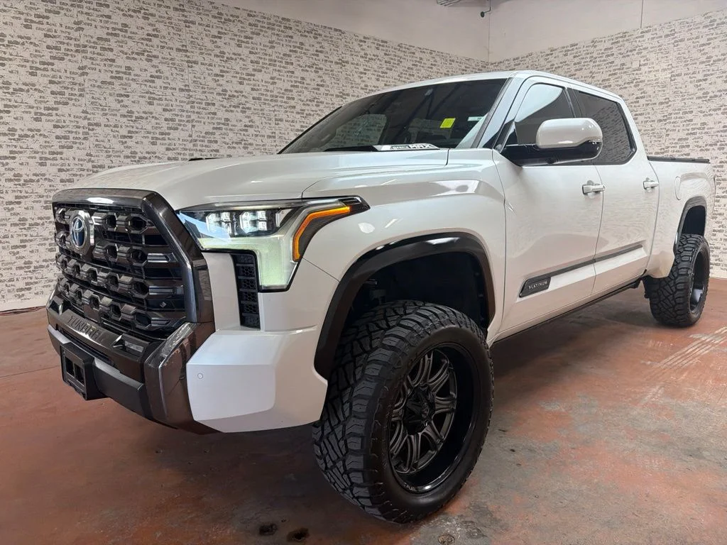 Used 2022 Wind Chill Pearl Toyota Platinum image 3