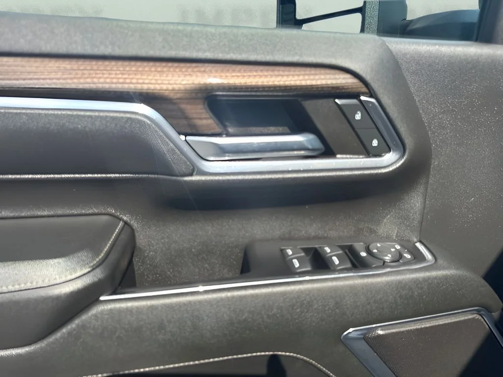 Used 2024 White Chevrolet LT image 25
