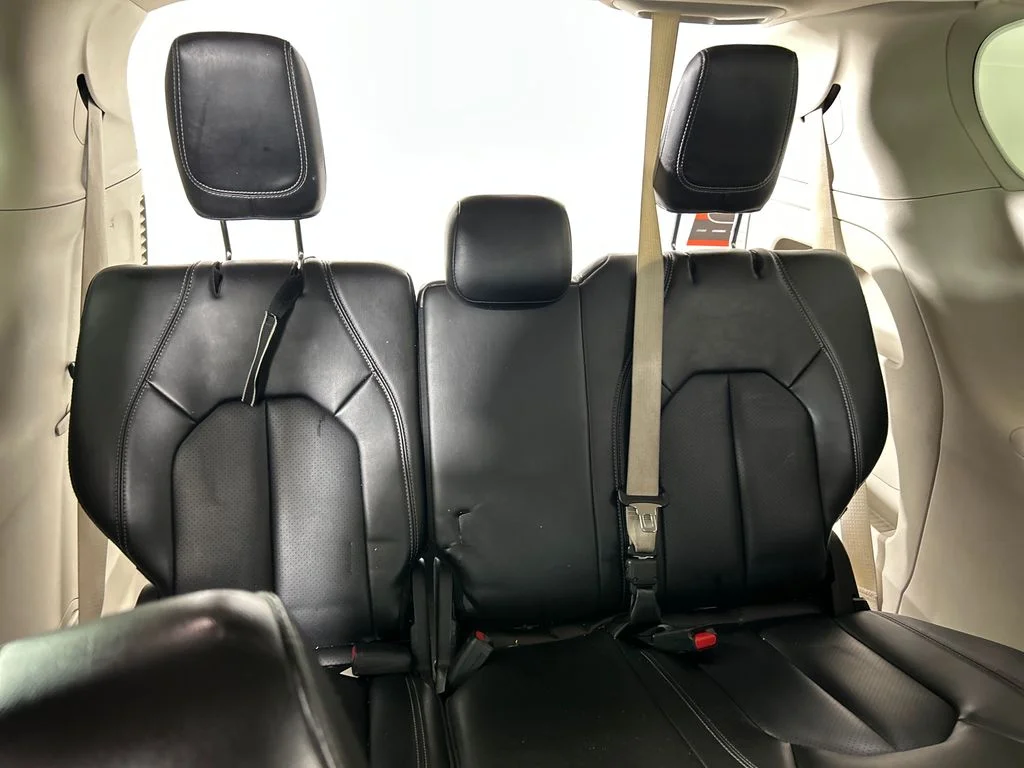 Used 2023 Silver Chrysler Touring L image 16