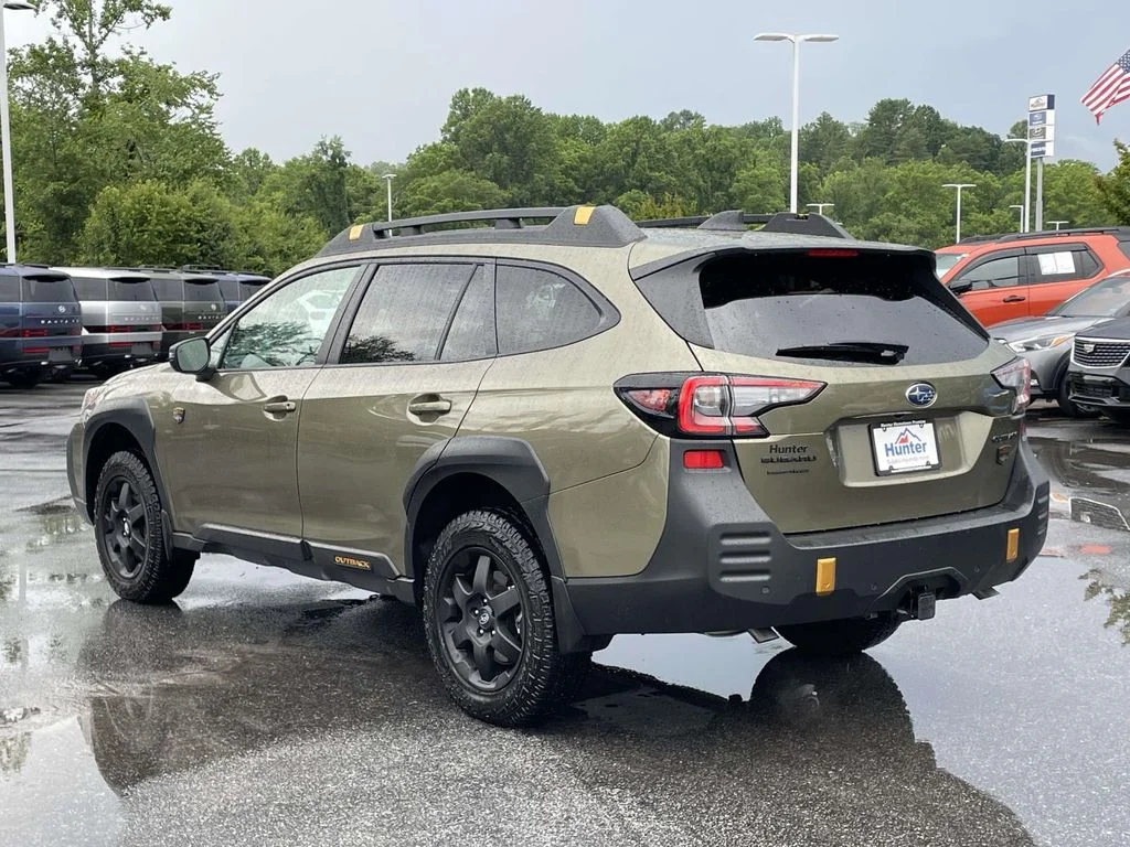 Certified Used 2025 Autumn Green Metallic Subaru Wilderness image 25